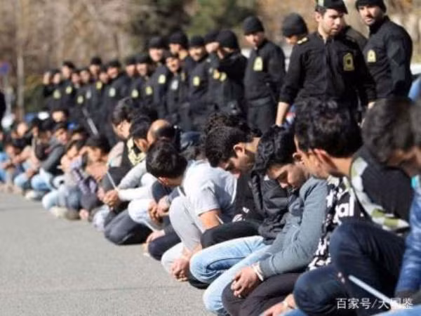Iran tuyên bố bắt giữ 8 người có liên kết với CIA trong bạo loạn ảnh 1