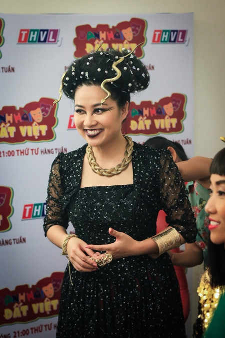 Đoan Trang tạo hình nữ hoàng Ai Cập, Lê Khánh làm nữ cận thần ảnh 4 Đoan Trang tạo hình nữ hoàng Ai Cập, Lê Khánh làm nữ cận thần ảnh 4