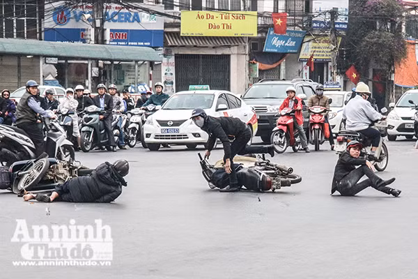 Hình ảnh đẹp của người chiến sỹ Công an Thủ đô những ngày đầu xuân ảnh 2
