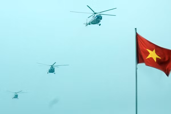 Trực thăng và dàn xe khủng tham gia bảo vệ Đại hội Đảng XII ảnh 1