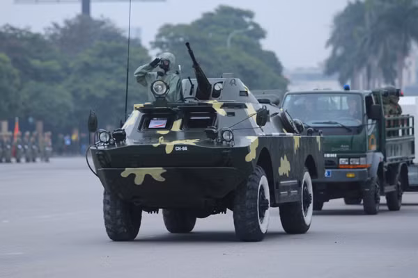 Trực thăng và dàn xe khủng tham gia bảo vệ Đại hội Đảng XII ảnh 9