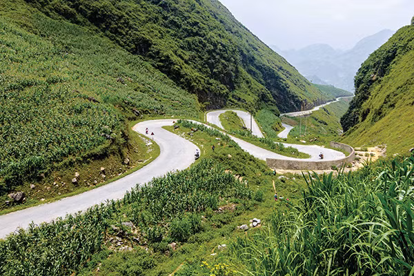 Mang chăn ấm đến với học sinh vùng cao biên giới Hà Giang ảnh 1