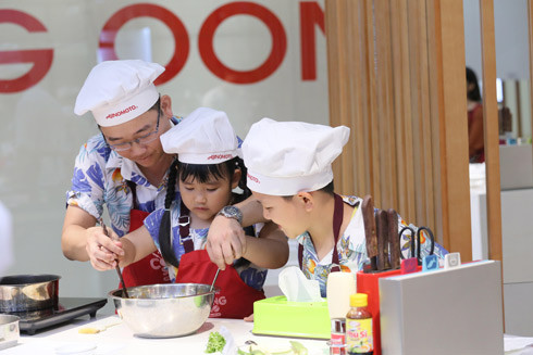 Gắn kết gia đình với "Công thức hạnh phúc" tại Ajinomoto Cooking Studio ảnh 1