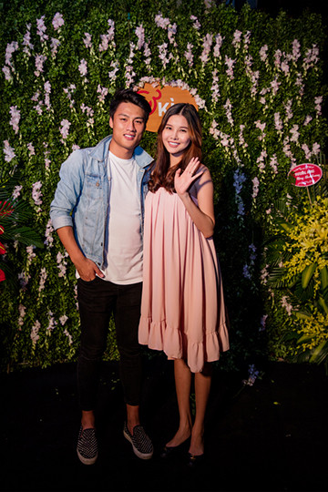 Ngọc Trinh mừng "bà trùm chân dài" Hạ Vy lên chức ảnh 6