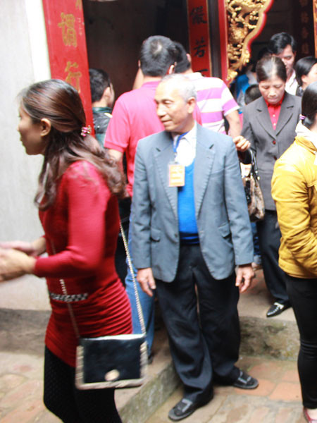 Chưa khai ấn, người người đã đổ về đền Trần ảnh 7