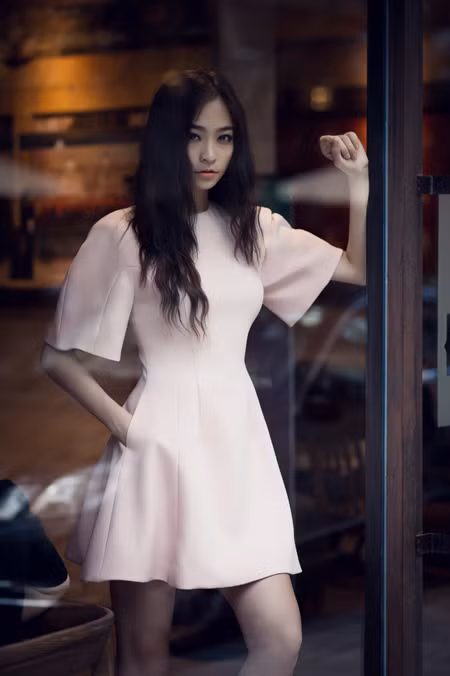 Người mẫu Thanh Tú lạ lẫm với thời trang đa phong cách ảnh 1