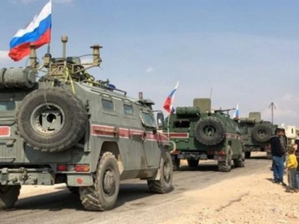 Lính Mỹ chặn một đội tuần tra Nga ở Al-Hasakah của Syria ảnh 1