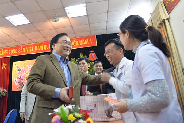 Bí thư Thành ủy Hoàng Trung Hải thăm hỏi, động viên các đơn vị ứng trực phục vụ nhân dân dịp Tết ảnh 7