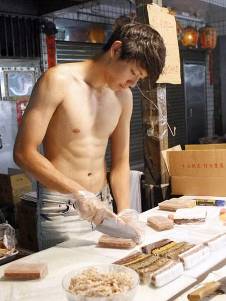 Hết "hotboy đậu phụ" đến lượt "hotboy trái cây" gây "bão" mạng Trung Quốc ảnh 6