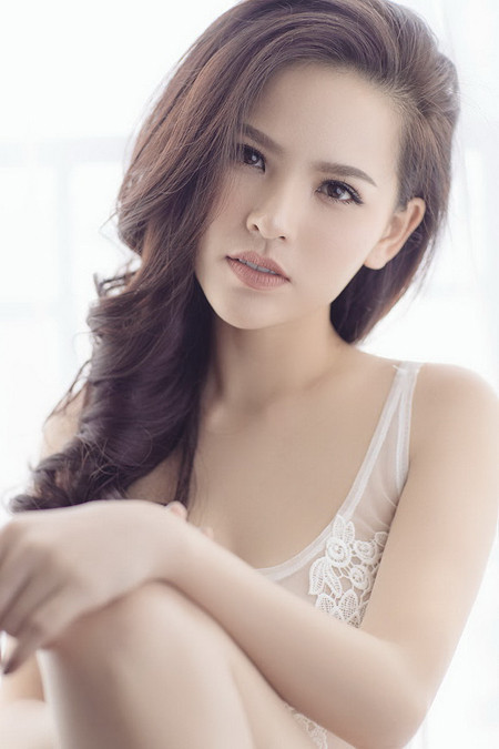 Nữ diễn viên "Bàn tay quỷ" khoe vẻ gợi cảm hút ánh nhìn ảnh 1