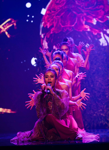 Hoàng Thuỳ Linh trình diễn "Bánh trôi nước", Vĩnh Thụy giật giải "mặc đẹp trong đêm" ảnh 5