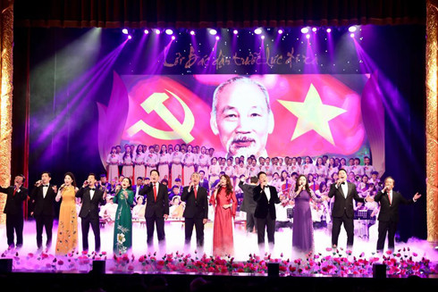 Nhiều chương trình nghệ thuật mừng Quốc khánh 2-9 ảnh 2 Nhiều chương trình nghệ thuật mừng Quốc khánh 2-9 ảnh 2