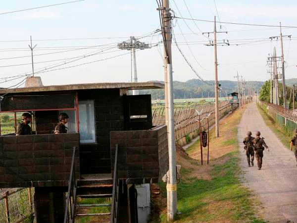 Triều Tiên tuyên bố sẽ triển khai lực lượng đến khu phi quân sự ảnh 1 Triều Tiên tuyên bố sẽ triển khai lực lượng đến khu phi quân sự ảnh 1