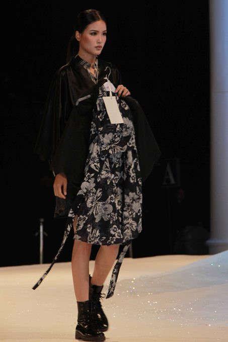 Dàn mẫu Next Top Model "độc chiếm" sàn diễn thời trang tại Hà Nội ảnh 2