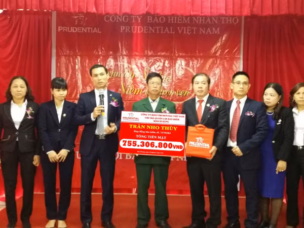 Prudential chi trả hơn 2 tỷ đồng quyền lợi bảo hiểm cho khách hàng tại Hà Nội và Bắc Giang ảnh 2 Prudential chi trả hơn 2 tỷ đồng quyền lợi bảo hiểm cho khách hàng tại Hà Nội và Bắc Giang ảnh 2