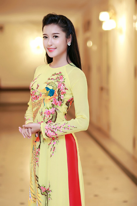 Ngọc Hân, Huyền My duyên dáng đọ sắc trong tà áo dài ảnh 2