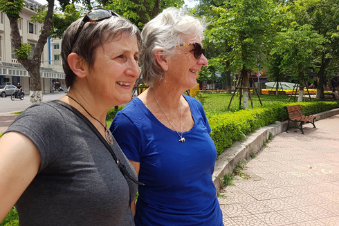 Trước giờ mở cửa không gian đi bộ quanh hồ Hoàn Kiếm: Du khách và cư dân đều háo hức ảnh 6 Trước giờ mở cửa không gian đi bộ quanh hồ Hoàn Kiếm: Du khách và cư dân đều háo hức ảnh 6