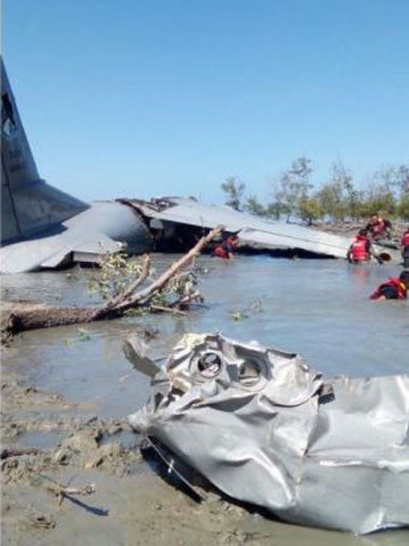 Liên tiếp tai nạn máy bay rơi ảnh 1
