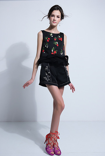 Xuân Lê ra mắt bộ sưu tập xuân hè cho phái đẹp ảnh 10 Xuân Lê ra mắt bộ sưu tập xuân hè cho phái đẹp ảnh 10