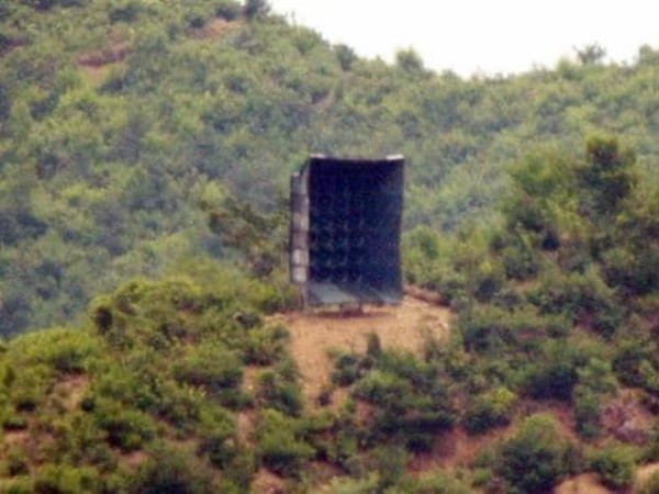 Triều Tiên tháo dỡ các loa phóng thanh dọc biên giới với Hàn Quốc ảnh 1