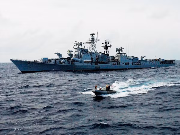 Cú "dằn mặt" của Nga ảnh 1