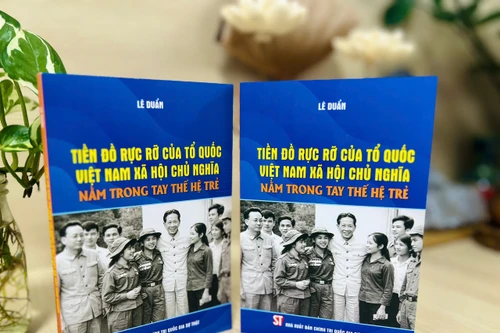 Ra mắt cuốn sách "Tiền đồ rực rỡ của Tổ quốc Việt Nam XHCN trong tay thế hệ trẻ"