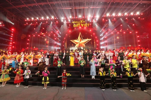 Chương trình nghệ thuật chính luận "Đường Xuân đất Việt" kết nối từ biên giới tới hải đảo, từ Việt Nam ra thế giới