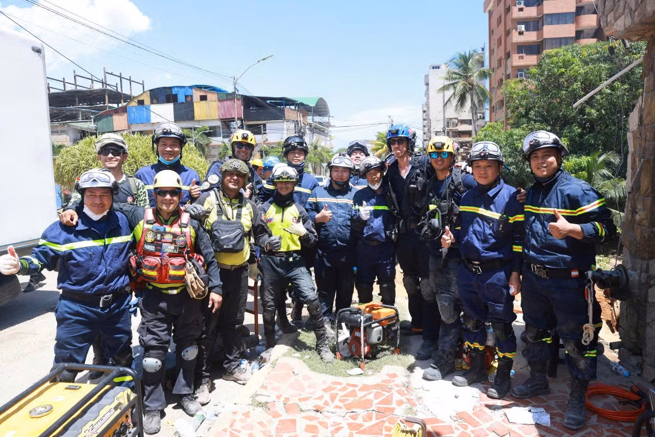 Chuyện về những người hùng trở về từ sứ mệnh Venezuela