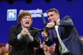 Căng thẳng ngoại giao đỉnh điểm, Brazil lập tức triệu hồi Đại sứ tại Argentina