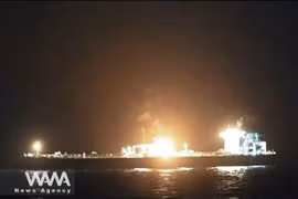 Tàu chở dầu phát nổ ở eo biển Hormuz khi đi chệch tuyến đường Iran quy định