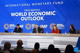 Báo cáo của IMF cho thấy nền kinh tế toàn cầu đang trong "thời kỳ nguy hiểm"