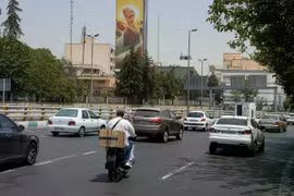 Iran tuyên bố ngừng tấn công trả đũa sau khi Mỹ tạm dừng không kích