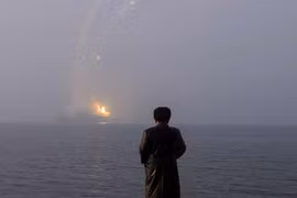 Triều Tiên phóng 10 quả tên lửa đạn đạo ra vùng biển phía Đông