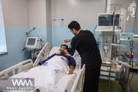 Bác sĩ Iran ở nước ngoài muốn trở về hỗ trợ y tế cho quê nhà