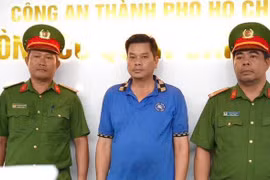 Triệt phá đường dây mua bán Xyanua quy mô lớn tại TP.HCM