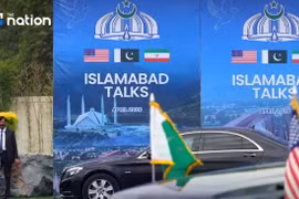 Phó Tổng thống Mỹ Vance tới Pakistan đàm phán với Iran trước khi ngừng bắn hết hạn