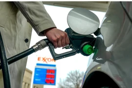 Campuchia kêu gọi người dân không tích trữ nhiên liệu, sử dụng tiết kiệm