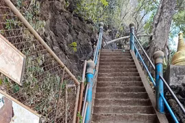 Thái Lan: Du khách tử vong trong khi leo 1.260 bậc thang lên đỉnh chùa