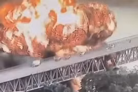 Nổ lớn làm rung chuyển cây cầu bắc qua kênh đào Panama