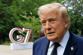 Tổng thống Trump: 'Nếu không thích, chúng tôi sẽ quay lại ném bom'