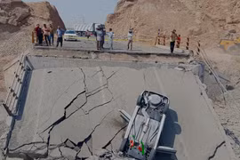 Iran cáo buộc Mỹ không kích nhà máy điện hạt nhân
