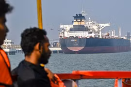 Iran tuyên bố chỉ đóng eo biển Hormuz với tàu Mỹ và Israel