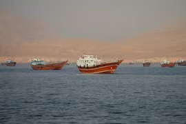 Giá dầu giảm mạnh sau thông tin Mỹ - Iran đạt thỏa thuận hòa bình