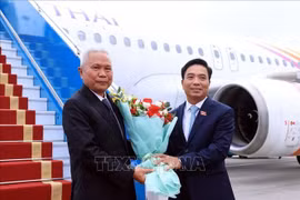 Chủ tịch Quốc hội kiêm Chủ tịch Hạ viện Vương quốc Thái Lan đến Hà Nội, bắt đầu thăm chính thức Việt Nam