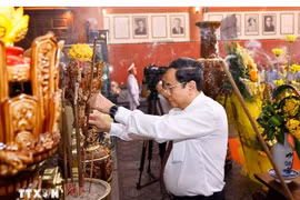 Chủ tịch Quốc hội Trần Thanh Mẫn tri ân các Anh hùng liệt sỹ, người có công