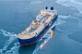 Nga xem xét điều tàu quân sự hộ tống tàu thương mại