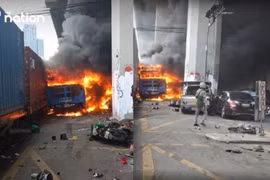 Tai nạn kinh hoàng giữa Thủ đô Bangkok: Tàu hỏa đâm xe buýt gây cháy dữ dội