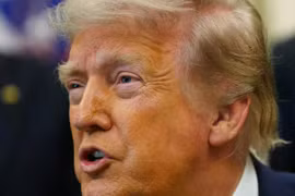 Tổng thống Trump tuyên bố sẽ thu phí 20% tại eo biển Hormuz, Mỹ tái phong tỏa cảng Iran
