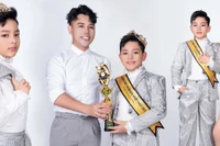 Mẫu "nhí" Elio K-OA trở thành "Gương mặt đại diện nhà thiết kế Nhật Thực năm 2025"