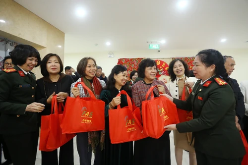 Ấm áp buổi gặp mặt thế hệ cán bộ chiến sĩ Phòng Hồ sơ nghiệp vụ qua các thời kỳ